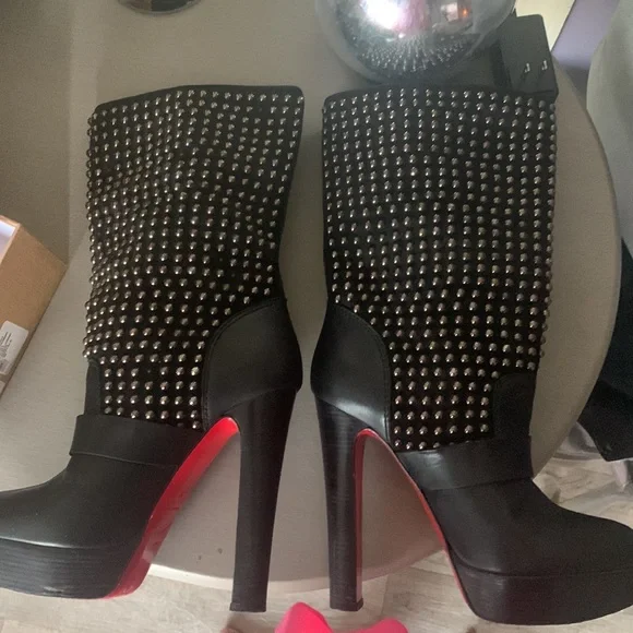 Black Christian Louboutin boots with studs size 39 - Picture 5 of 8